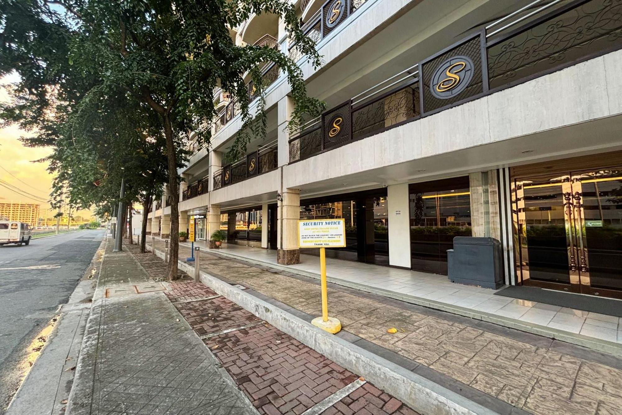 Extremeli Suites Manila Powered By Cocotel Buitenkant foto