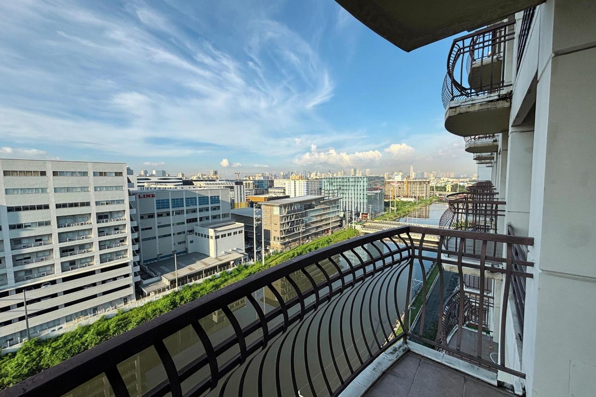 Extremeli Suites Manila Powered By Cocotel Buitenkant foto