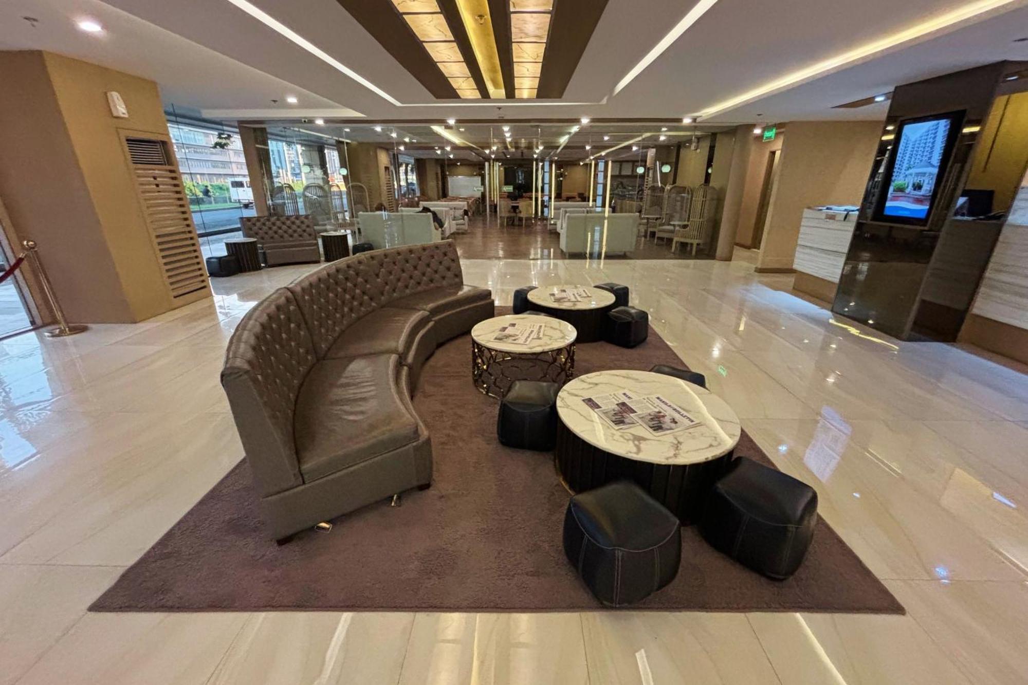 Extremeli Suites Manila Powered By Cocotel Buitenkant foto