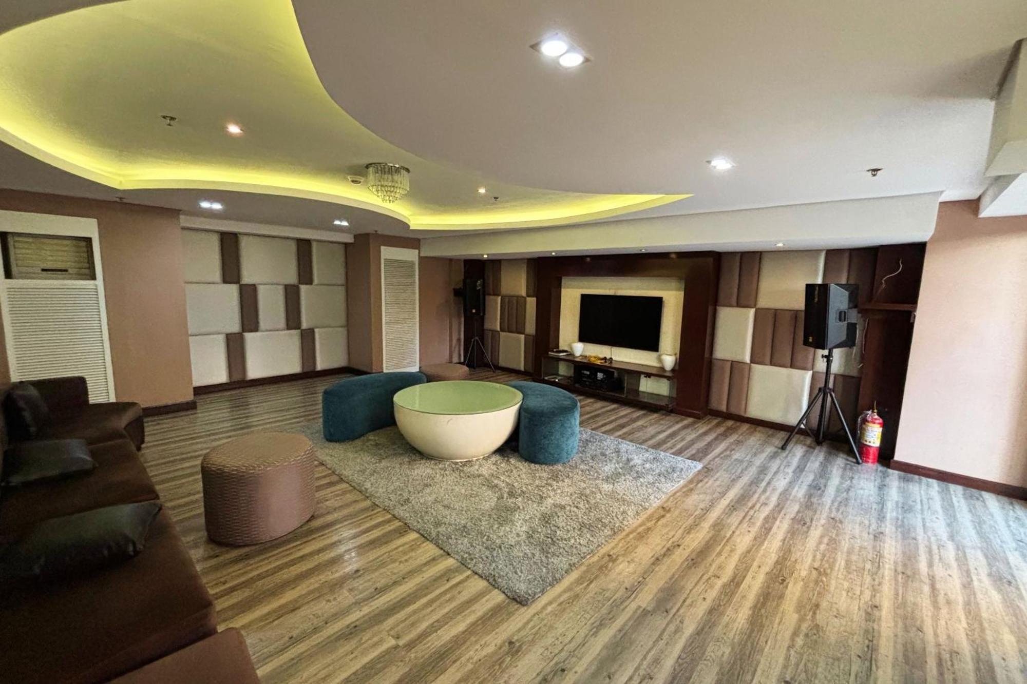 Extremeli Suites Manila Powered By Cocotel Buitenkant foto