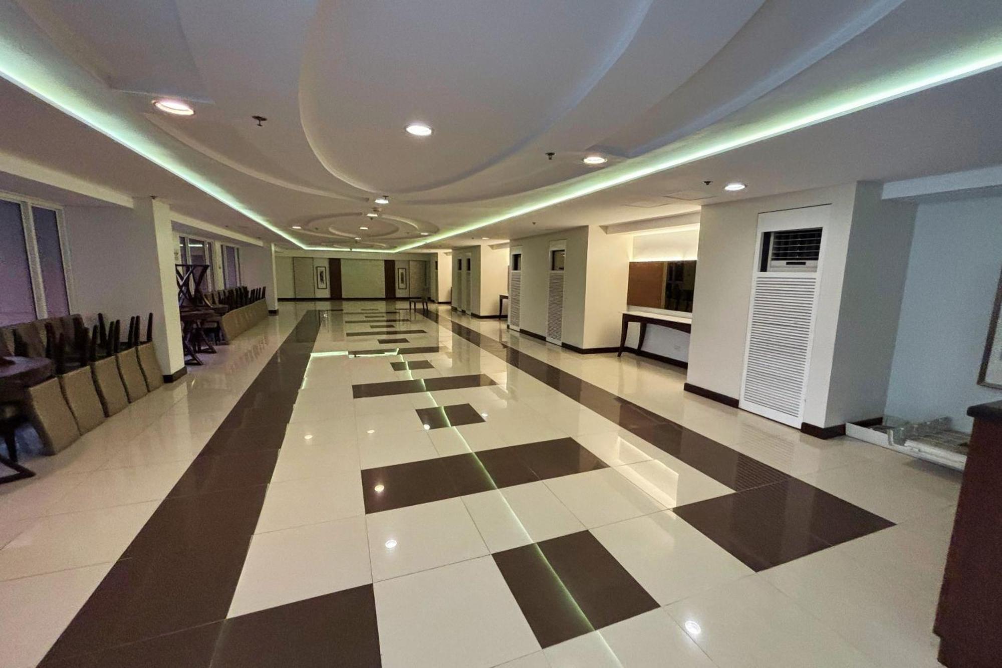 Extremeli Suites Manila Powered By Cocotel Buitenkant foto