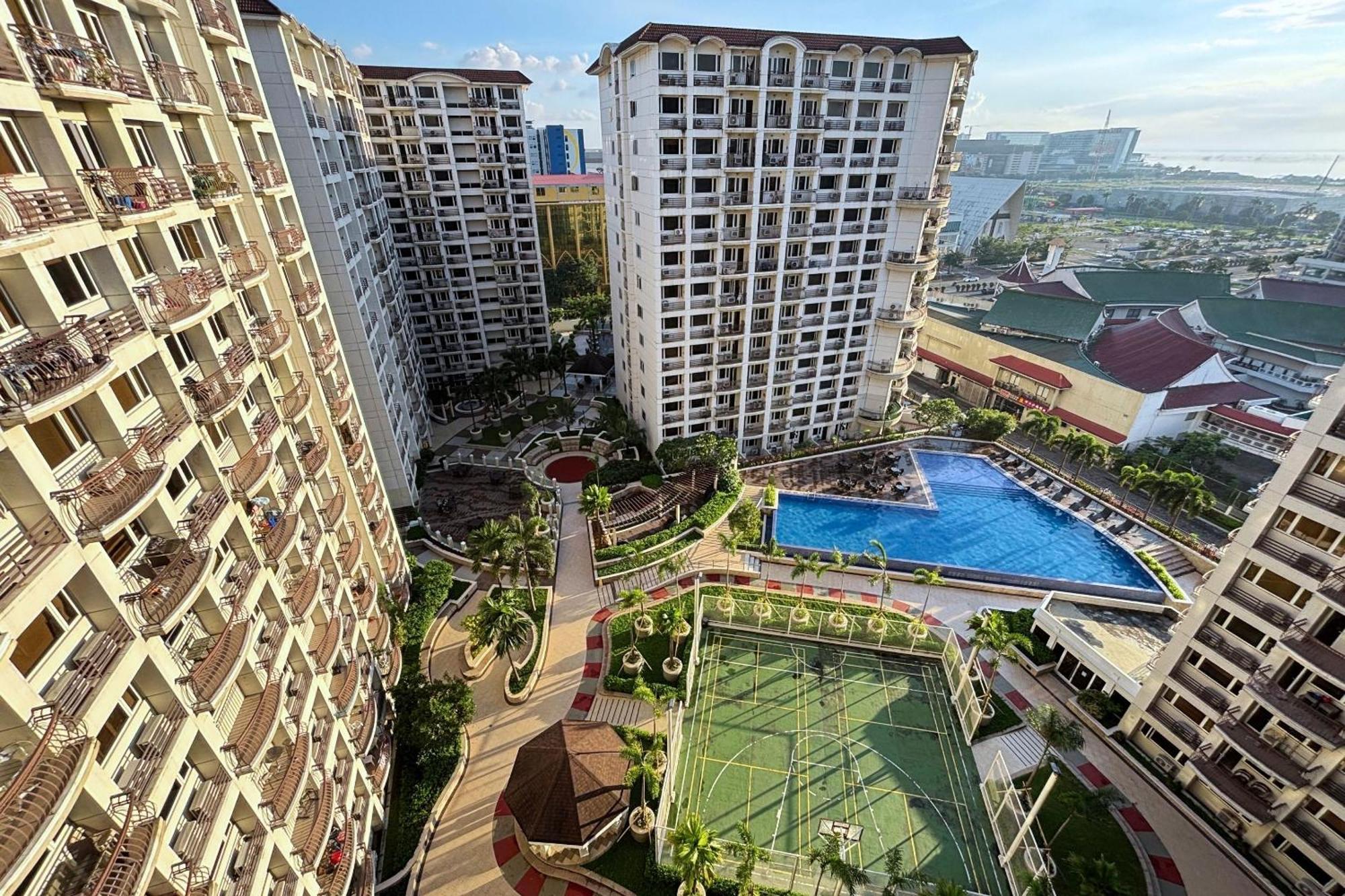 Extremeli Suites Manila Powered By Cocotel Buitenkant foto